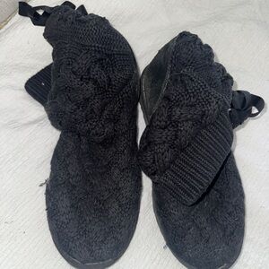 Ugg Cozy Black Knit Women's Shoes - Size 10